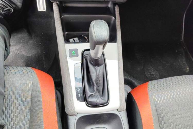 Used Honda LIFE 2021 1.5L CVT SPORT Heartbeat Edition Gear Lever