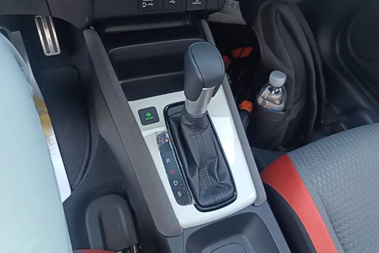 Used Honda LIFE 2021 1.5L CVT SPO-SS Dynamic Edition Gear Lever