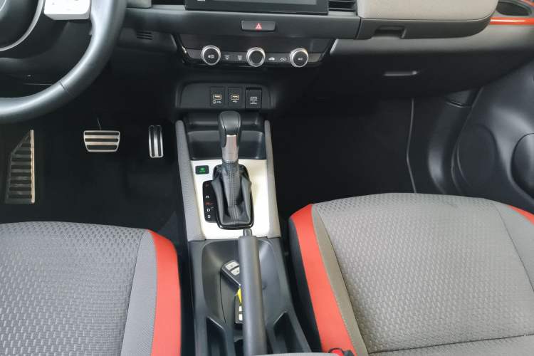 Used Honda LIFE 2021 1.5L CVT SPO-SS Dynamic Edition Gear Lever