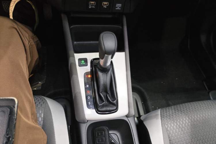 Used Honda LIFE 2021 1.5L CVT CRO-S Fun Edition Gear Lever