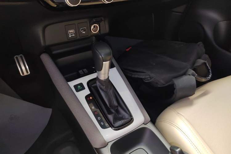 Used Honda LIFE 2021 1.5L CVT SPO-SS Dynamic Edition Gear Lever