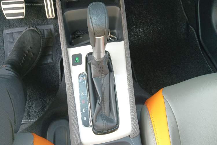 Used Honda LIFE 2021 1.5L CVT SPO-SS Dynamic Edition Gear Lever