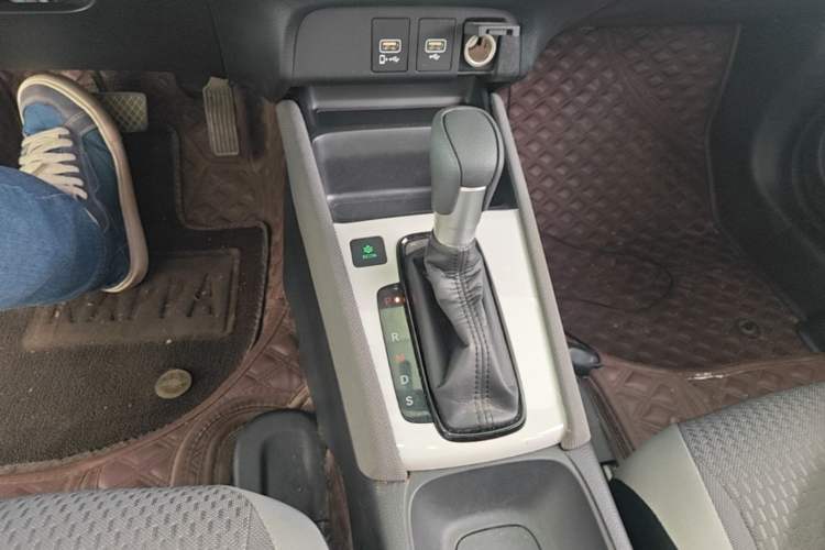 Used Honda LIFE 2021 1.5L CVT CRO-S Fun Edition Gear Lever