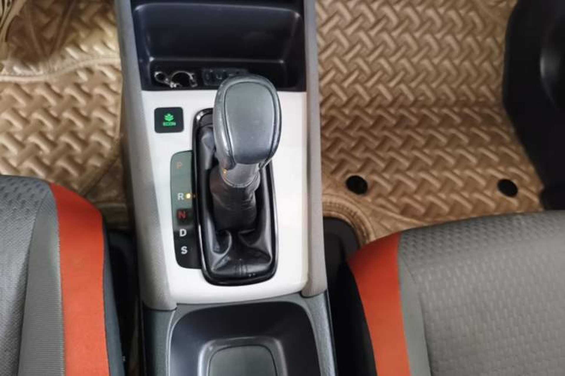 Used Honda LIFE 2021 1.5L CVT SPO-SS Dynamic Edition Gear Lever