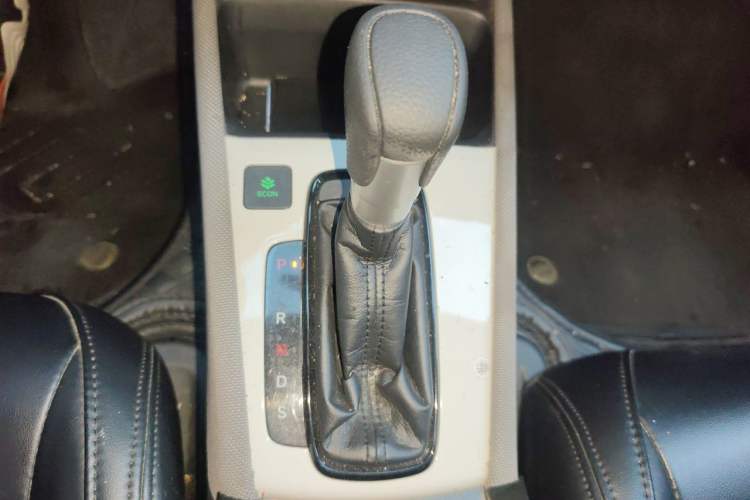 Used Honda LIFE 2021 1.5L CVT SPORT Heartbeat Edition Gear Lever
