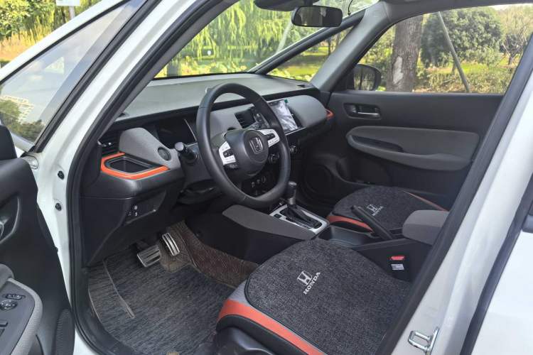 Used Honda LIFE 2021 1.5L CVT SPO-SS Dynamic Edition Interior 1