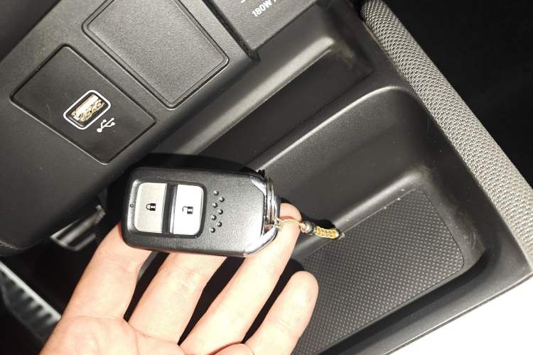 Used Honda LIFE 2021 1.5L CVT SPORT Heartbeat Edition Interior 1