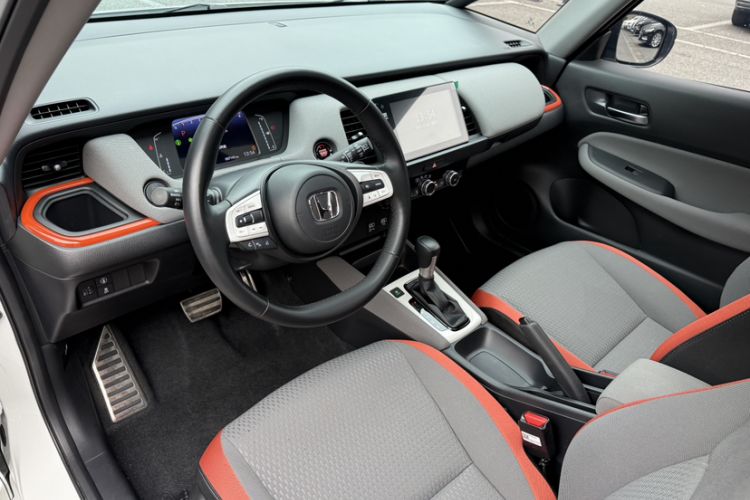 Used Honda LIFE 2021 1.5L CVT SPO-SS Dynamic Edition Interior 2