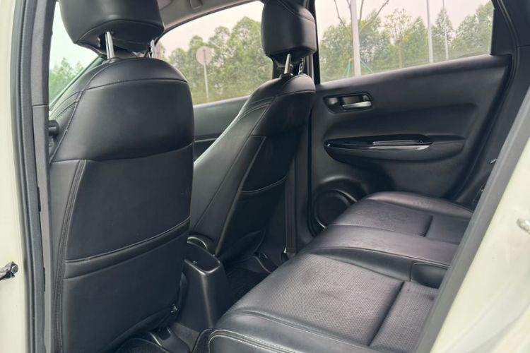 Used Honda LIFE 2021 1.5L CVT SPORT Heartbeat Edition Interior 4