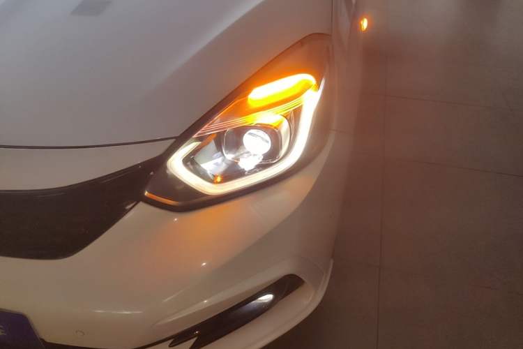 Used Honda LIFE 2021 1.5L CVT SPORT Heartbeat Edition Left Front Headlight