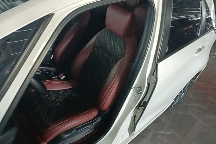 Used Honda LIFE 2021 1.5L CVT SPORT Heartbeat Edition Left Front Seat