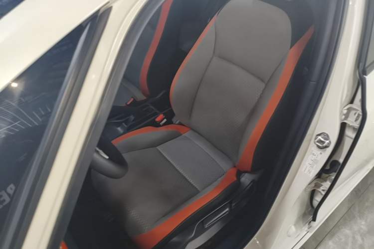 Used Honda LIFE 2021 1.5L CVT SPORT Heartbeat Edition Left Front Seat