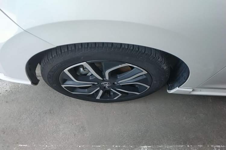 Used Honda LIFE 2021 1.5L CVT SPORT Heartbeat Edition Left Front Wheel Hub