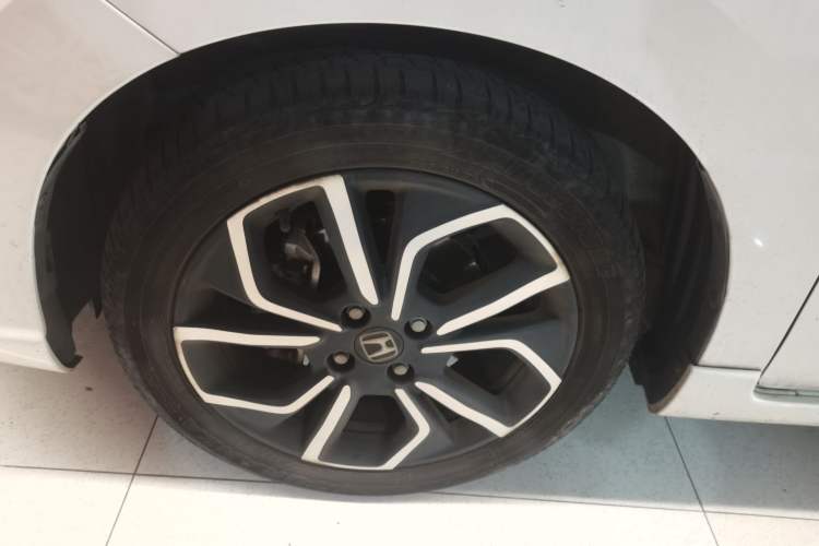 Used Honda LIFE 2021 1.5L CVT SPORT Heartbeat Edition Left Front Wheel Hub