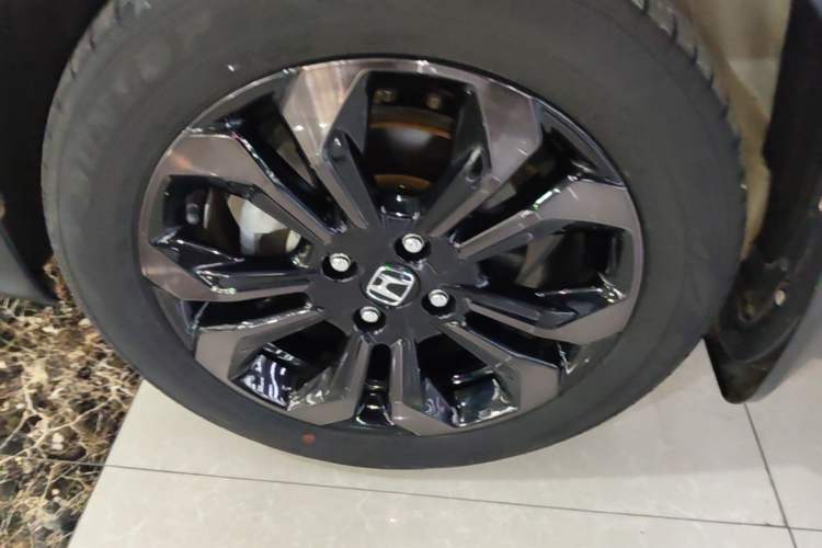 Used Honda LIFE 2021 1.5L CVT CRO-S Fun Edition Left Front Wheel Hub