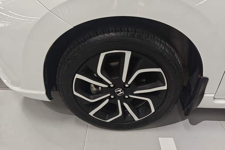 Used Honda LIFE 2021 1.5L CVT SPORT Heartbeat Edition Left Front Wheel Hub