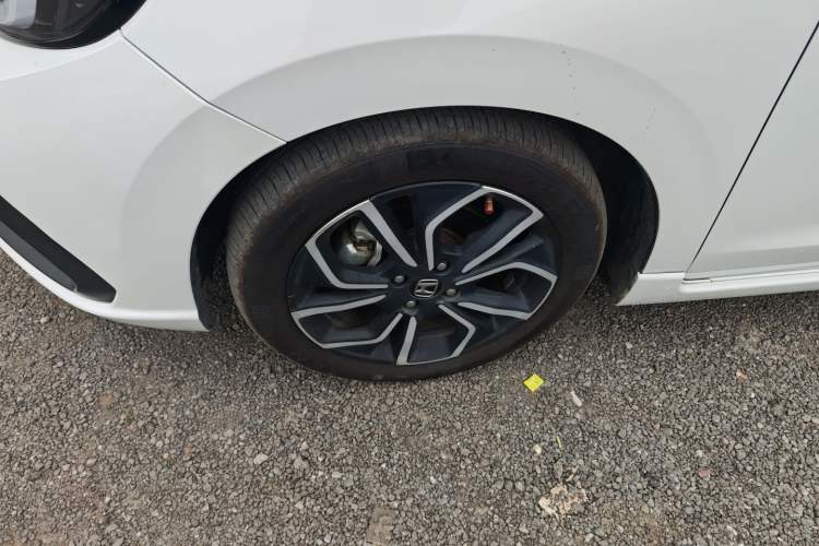 Used Honda LIFE 2021 1.5L CVT SPORT Heartbeat Edition Left Front Wheel Hub