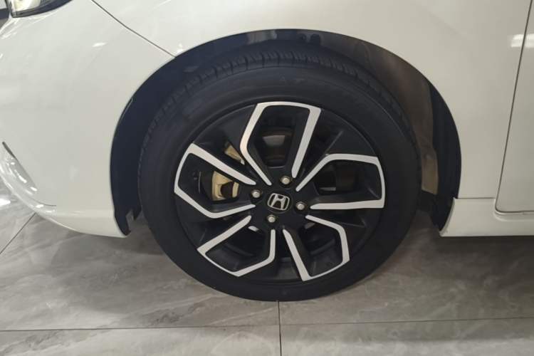 Used Honda LIFE 2021 1.5L CVT SPORT Heartbeat Edition Left Front Wheel Hub