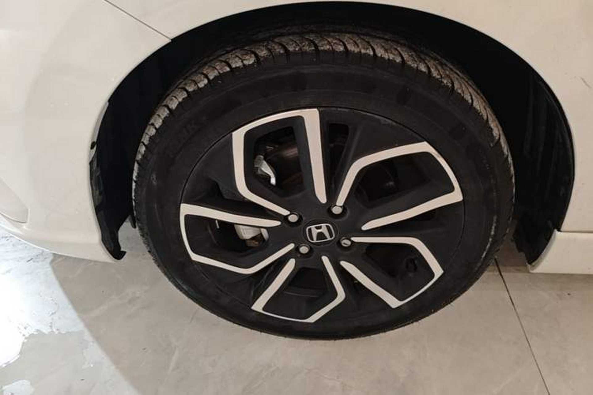 Used Honda LIFE 2021 1.5L CVT SPORT Heartbeat Edition Left Front Wheel Hub