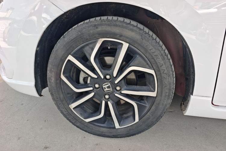 Used Honda LIFE 2021 1.5L CVT SPORT Heartbeat Edition Left Front Wheel Hub