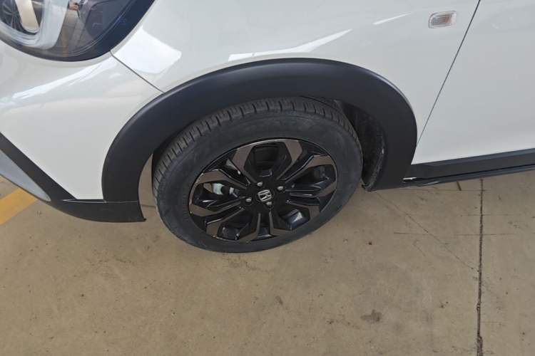 Used Honda LIFE 2021 1.5L CVT CRO-S Fun Edition Left Front Wheel Hub