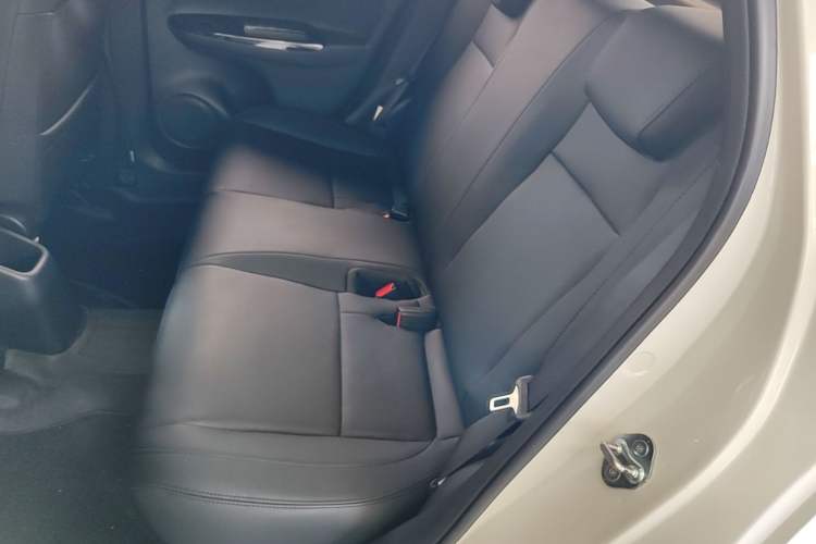 Used Honda LIFE 2021 1.5L CVT SPORT Heartbeat Edition Left Rear Seat