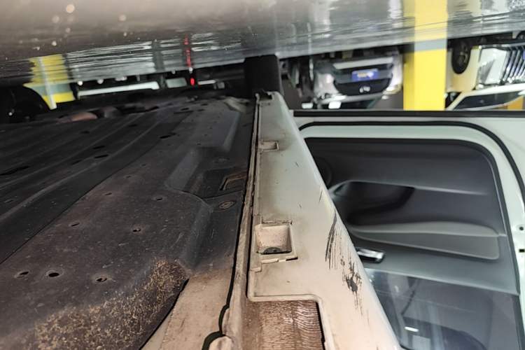 Used Honda LIFE 2021 1.5L CVT SPORT Heartbeat Edition Left Side Sill