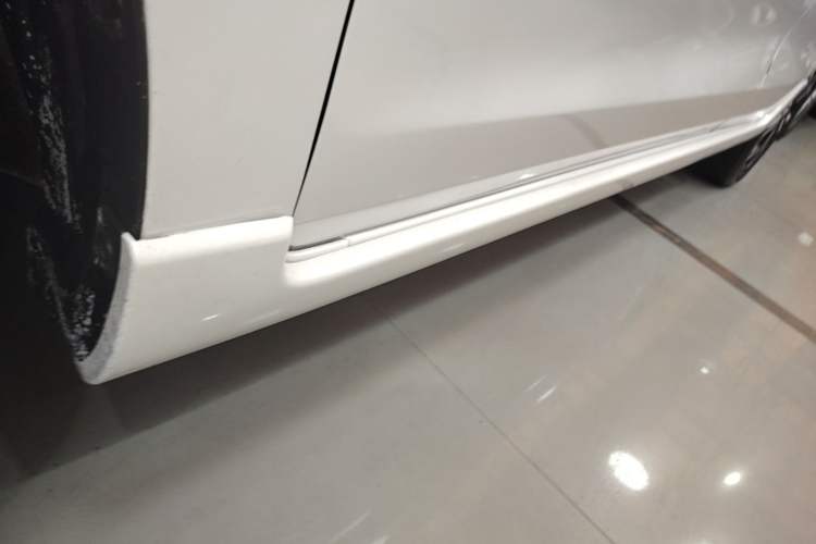 Used Honda LIFE 2021 1.5L CVT SPORT Heartbeat Edition Left Side Sill