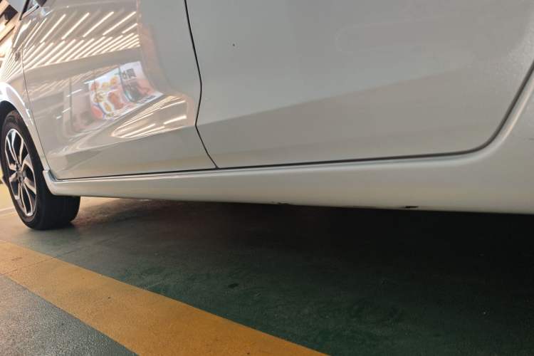 Used Honda LIFE 2021 1.5L CVT SPORT Heartbeat Edition Left Side Sill