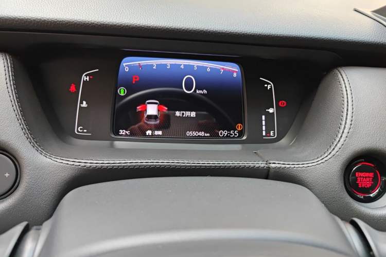 Used Honda LIFE 2021 1.5L CVT CRO-SS Fun Edition Odometer Close Up
