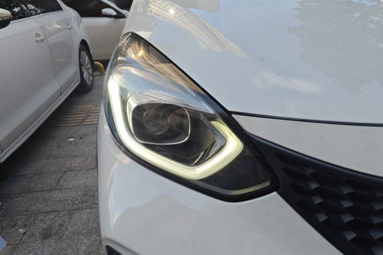 Used Honda LIFE 2021 1.5L CVT CRO-SS Fun Edition Right Front Headlight