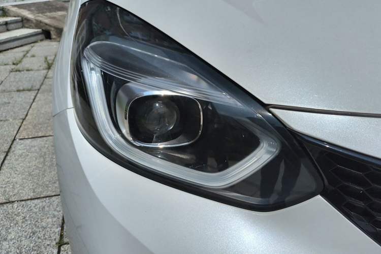 Used Honda LIFE 2021 1.5L CVT SPORT Heartbeat Edition Right Front Headlight