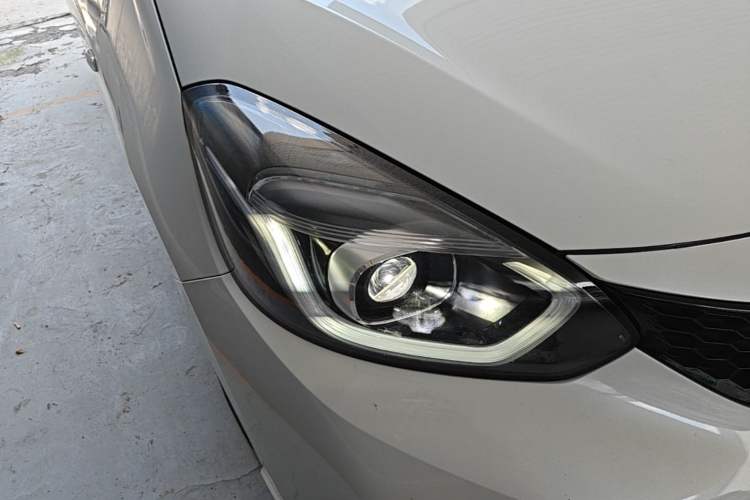 Used Honda LIFE 2021 1.5L CVT SPORT Heartbeat Edition Right Front Headlight