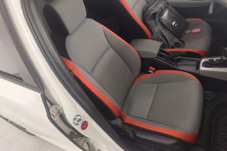 Used Honda LIFE 2021 1.5L CVT SPO-SS Dynamic Edition Right Front Seat