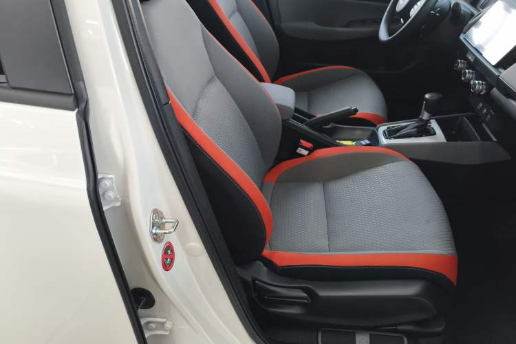 Used Honda LIFE 2021 1.5L CVT SPO-SS Dynamic Edition Right Front Seat