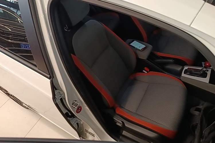 Used Honda LIFE 2021 1.5L CVT SPO-SS Dynamic Edition Right Front Seat