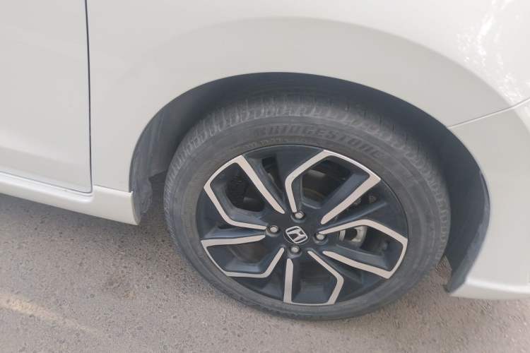 Used Honda LIFE 2021 1.5L CVT SPORT Heartbeat Edition Right Front Wheel Hub