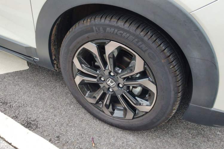 Used Honda LIFE 2021 1.5L CVT CRO-SS Fun Edition Right Front Wheel Hub