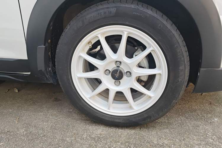 Used Honda LIFE 2021 1.5L CVT CRO-SS Fun Edition Right Front Wheel Hub