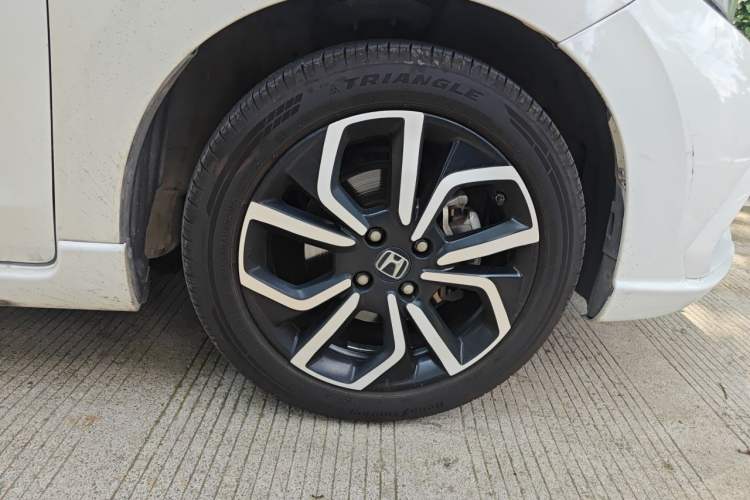 Used Honda LIFE 2021 1.5L CVT SPORT Heartbeat Edition Right Front Wheel Hub
