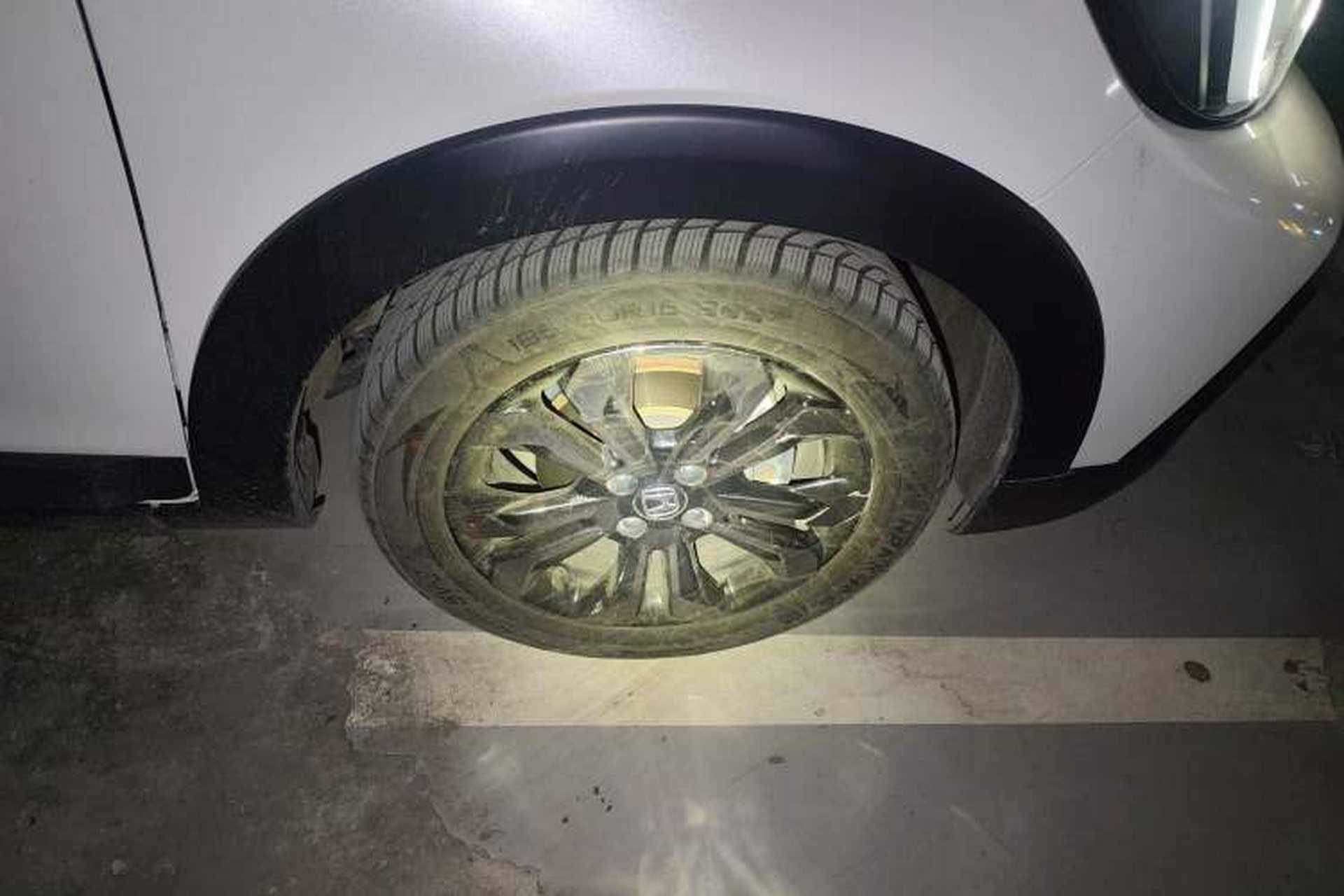 Used Honda LIFE 2021 1.5L CVT CRO-SS Fun Edition Right Front Wheel Hub
