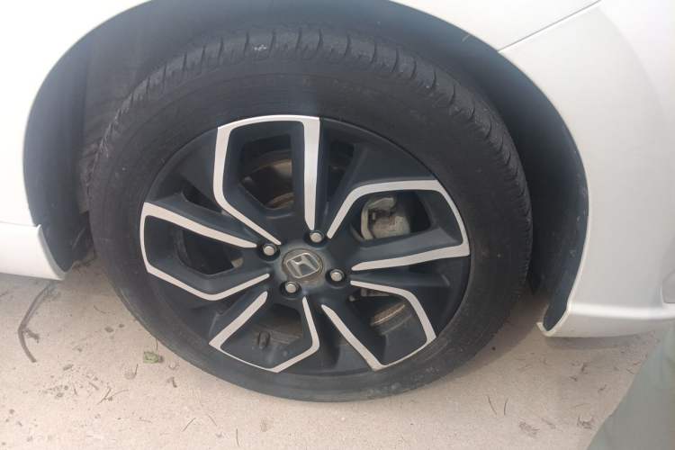 Used Honda LIFE 2021 1.5L CVT SPORT Heartbeat Edition Right Front Wheel Hub