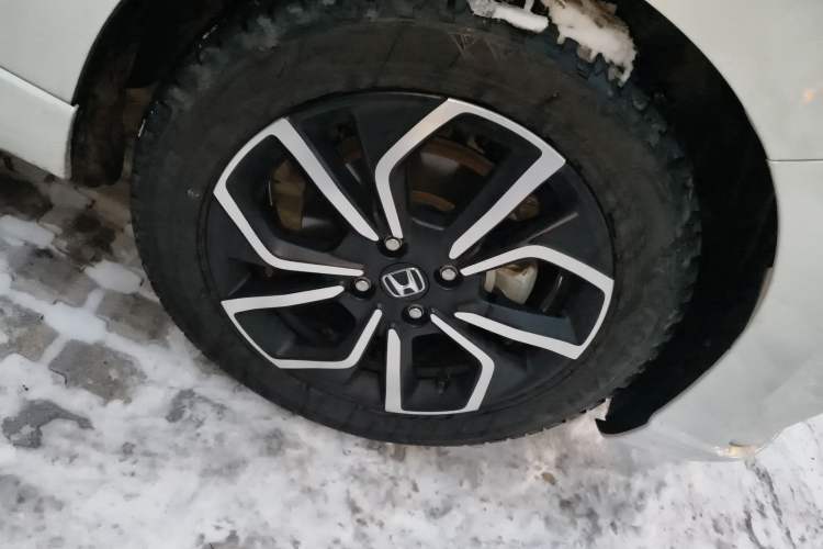 Used Honda LIFE 2021 1.5L CVT SPORT Heartbeat Edition Right Front Wheel Hub