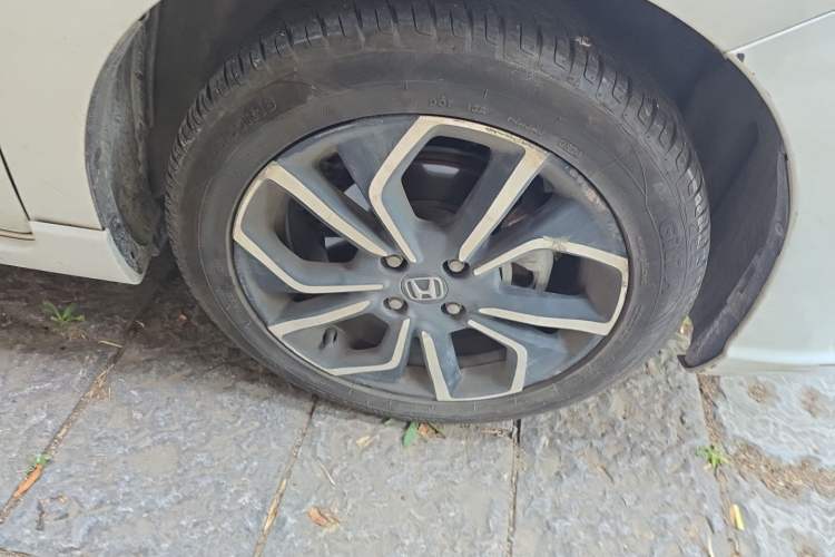 Used Honda LIFE 2021 1.5L CVT SPORT Heartbeat Edition Right Front Wheel Hub