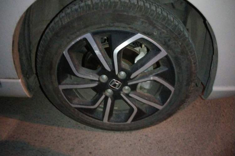 Used Honda LIFE 2021 1.5L CVT SPORT Heartbeat Edition Right Front Wheel Hub