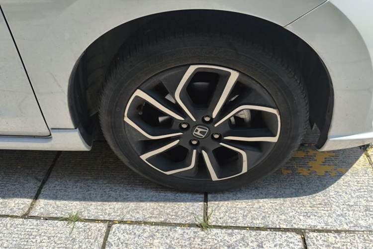 Used Honda LIFE 2021 1.5L CVT SPORT Heartbeat Edition Right Front Wheel Hub