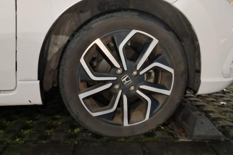 Used Honda LIFE 2021 1.5L CVT SPORT Heartbeat Edition Right Front Wheel Hub