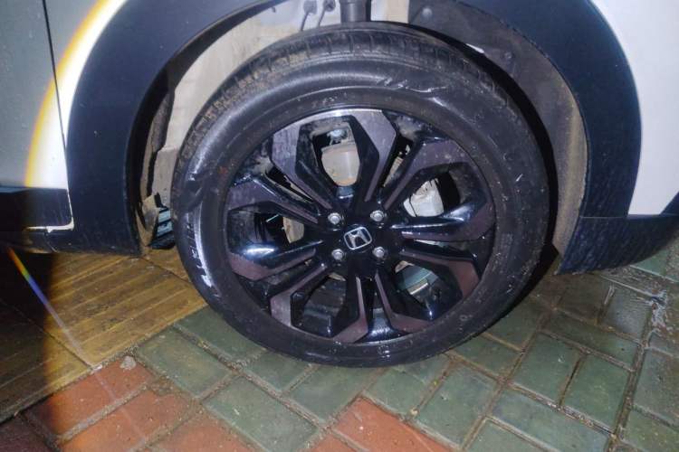 Used Honda LIFE 2021 1.5L CVT CRO-S Fun Edition Right Front Wheel Hub