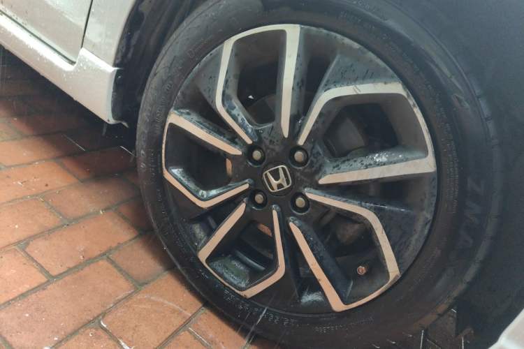 Used Honda LIFE 2021 1.5L CVT SPORT Heartbeat Edition Right Front Wheel Hub