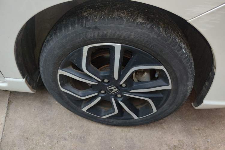 Used Honda LIFE 2021 1.5L CVT SPORT Heartbeat Edition Right Front Wheel Hub
